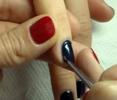 Как клеить стразы на ногти правильно и красиво?