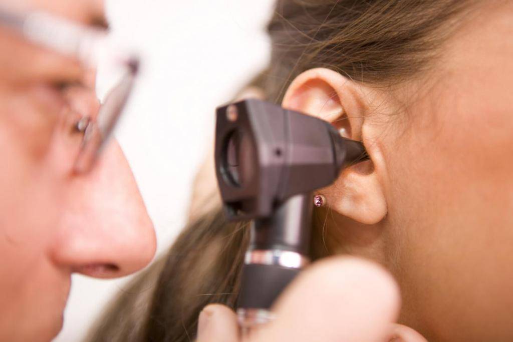 Псориаз в ушах: фото заболевания, симптомы и лечение
