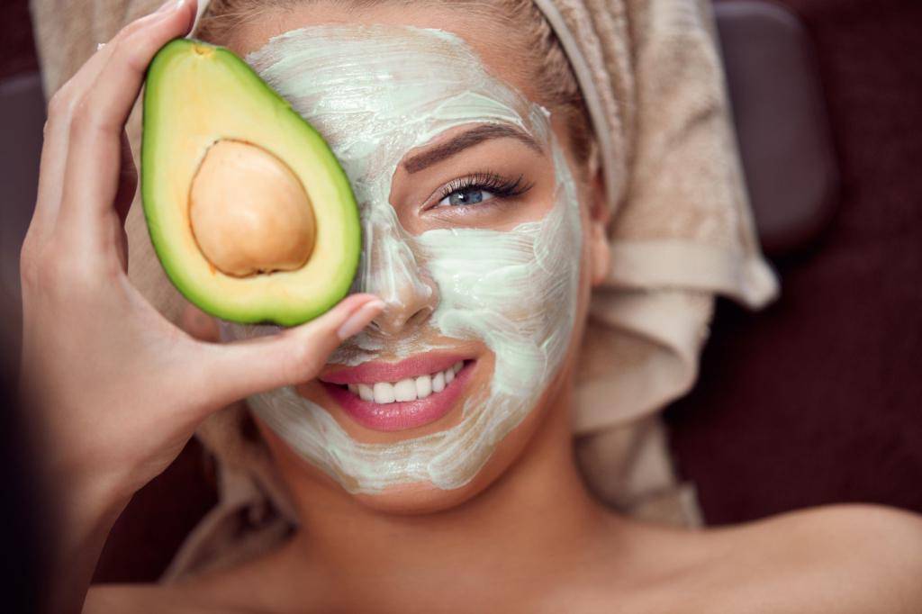 11 масок для лица из авокадо в домашних условиях: рецепты, как делать