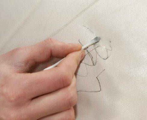 Чем оттереть ручку с дивана: 17 лучших средств для очистки ткани в домашних условиях