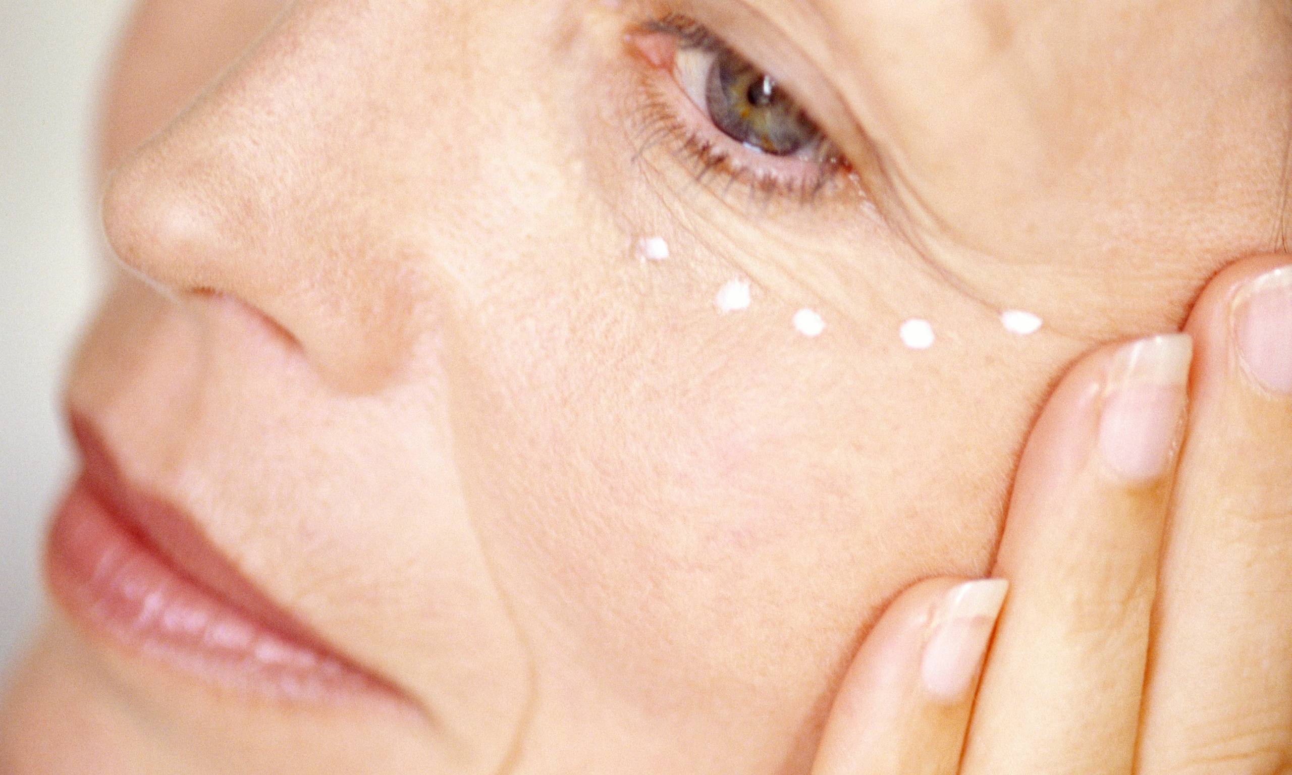 Как убрать морщины на лбу дома и у косметолога: 12 эффективных методов
