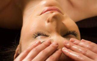 Польза и противопоказания расслабляющего индийского массажа головы. особенности выполнения процедуры